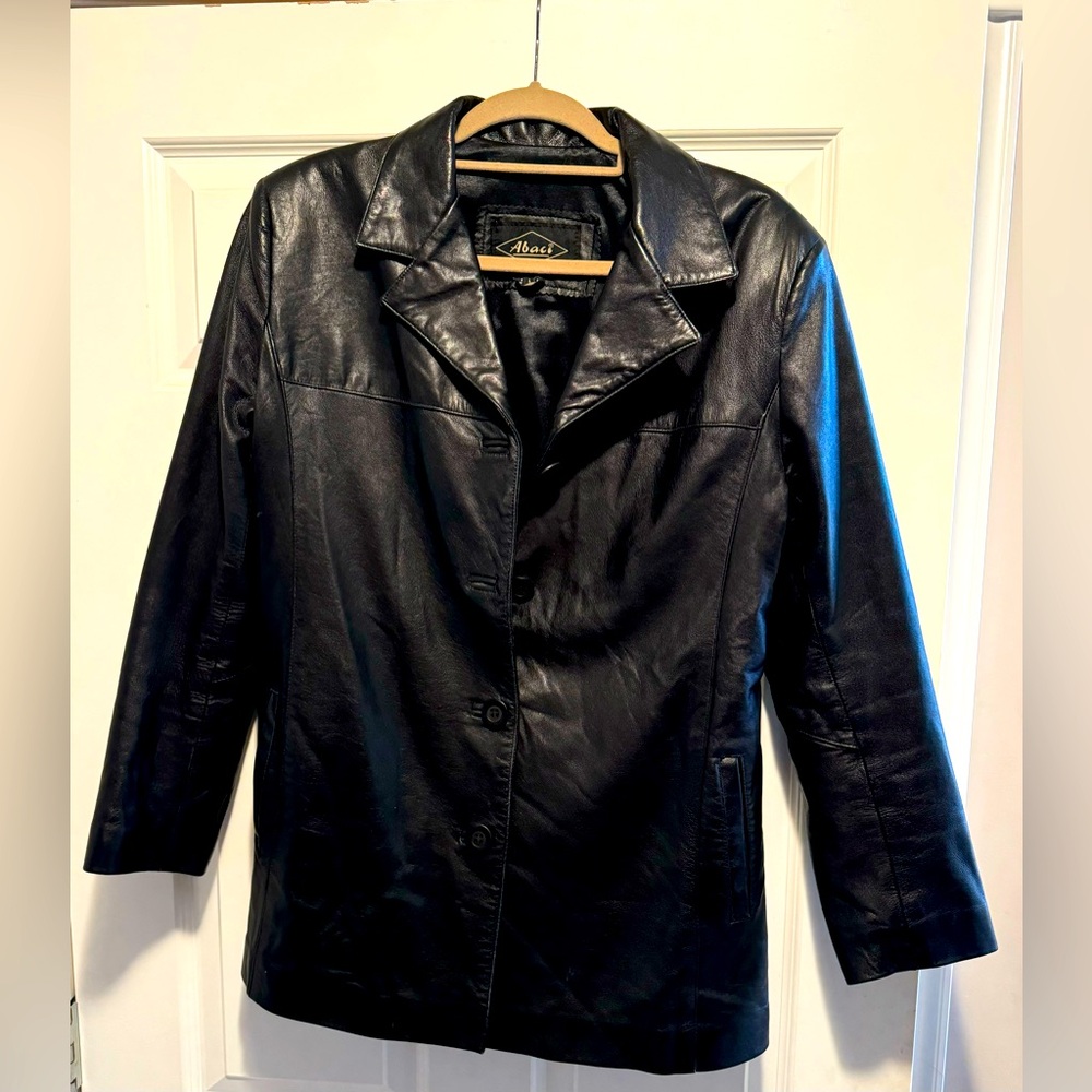 🚺 Abaci women’s leather coat/Size L 🧥
